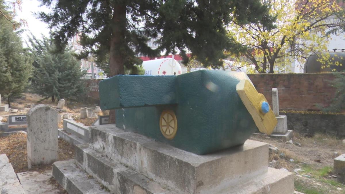 79 yllk hznl yky duyanlar 'uak mezar' ziyaret ediyor