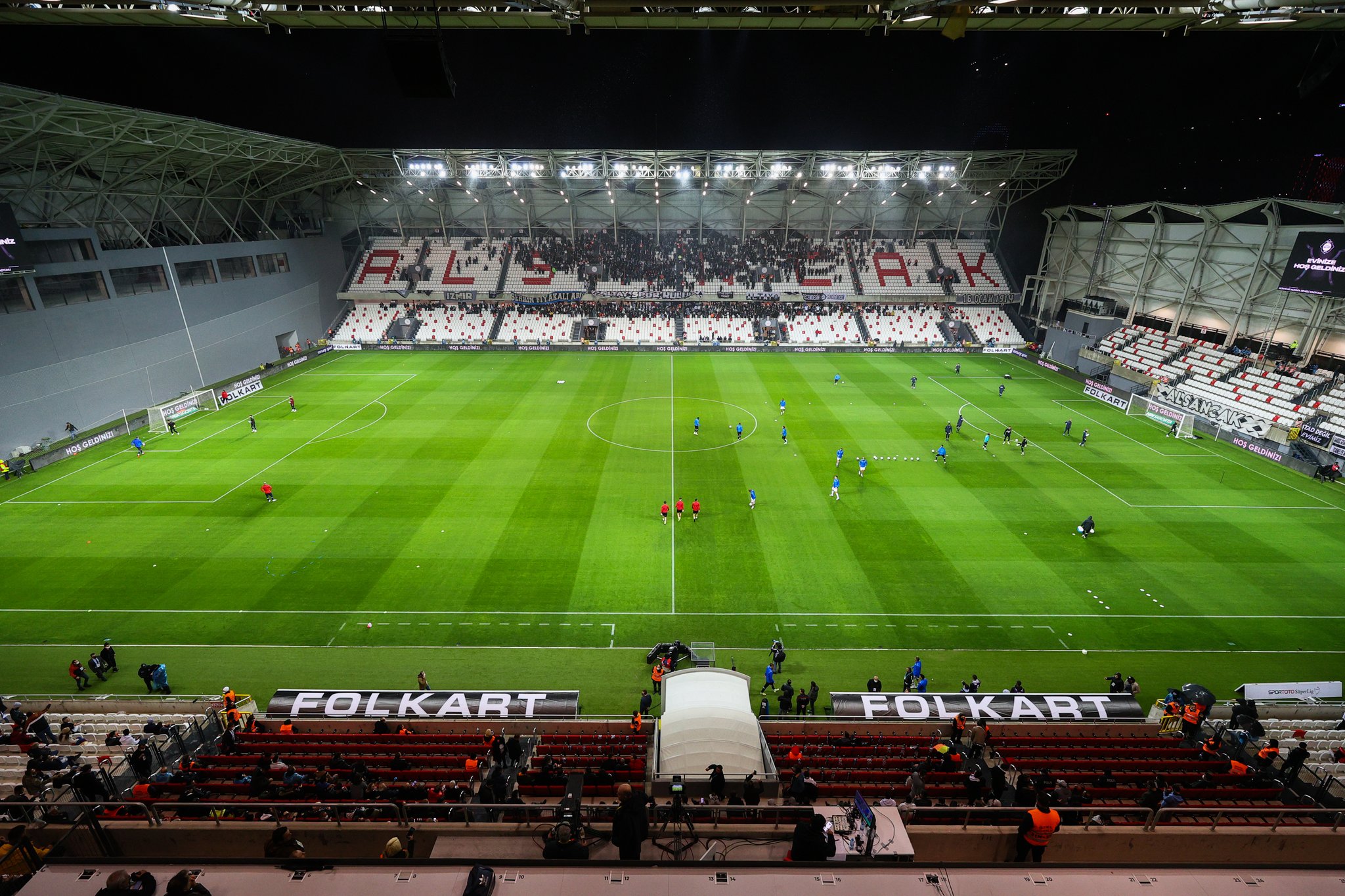 Alsancak Mustafa Denizli Stad�'n�n a��l��� Altay - Hatayspor ma��yla yap�ld�