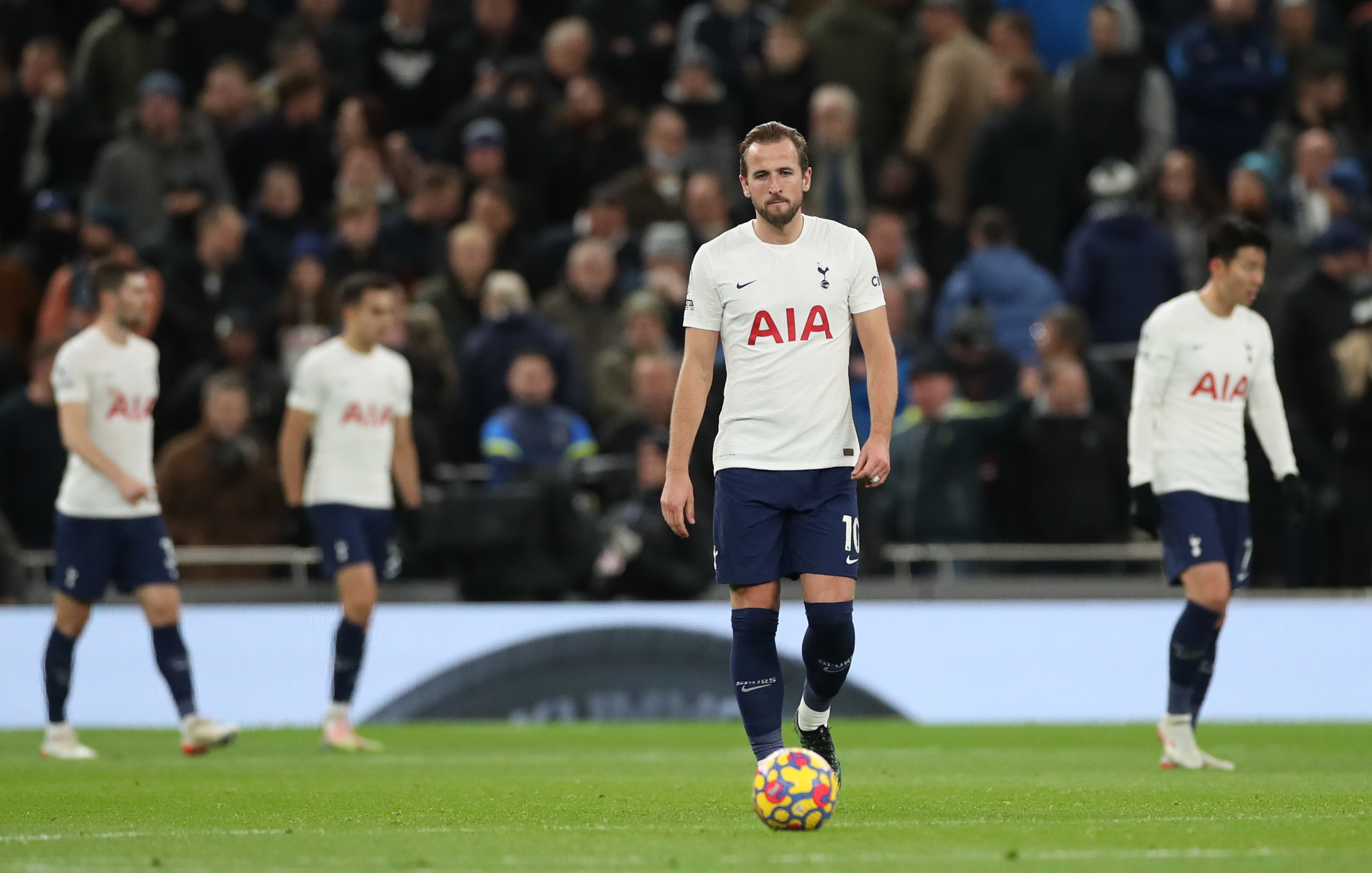 Tottenham'�n lig ma�� koronavir�s vakalar� nedeniyle ertelendi