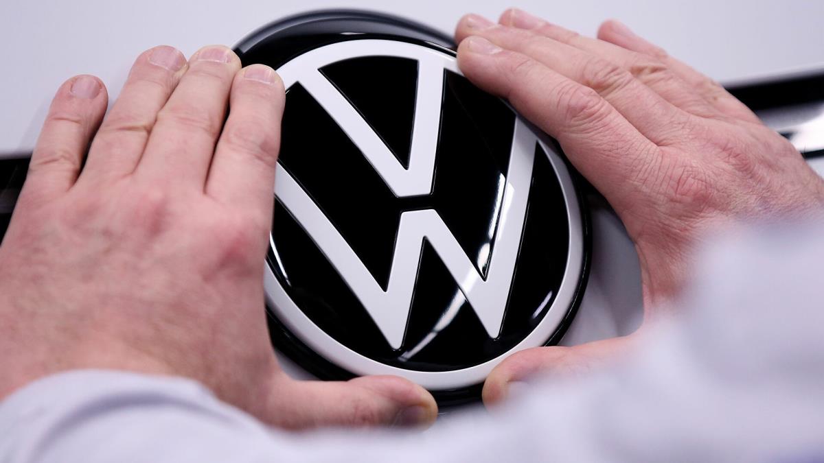 Volkswagen'in ara teslimat ip skntsyla kasmda yzde 31,5 geriledi