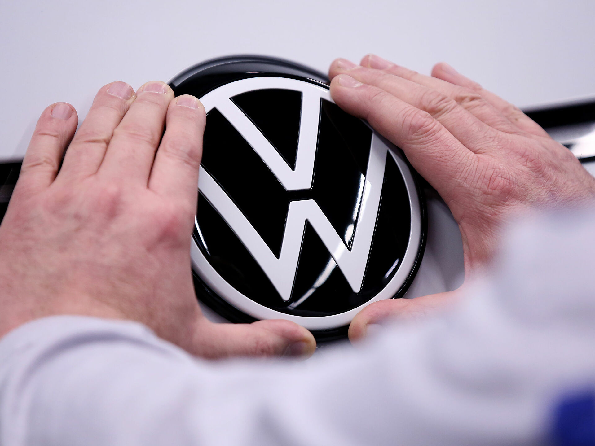 Volkswagen'in ara� teslimat� �ip s�k�nt�s�yla kas�mda y�zde 31,5 geriledi