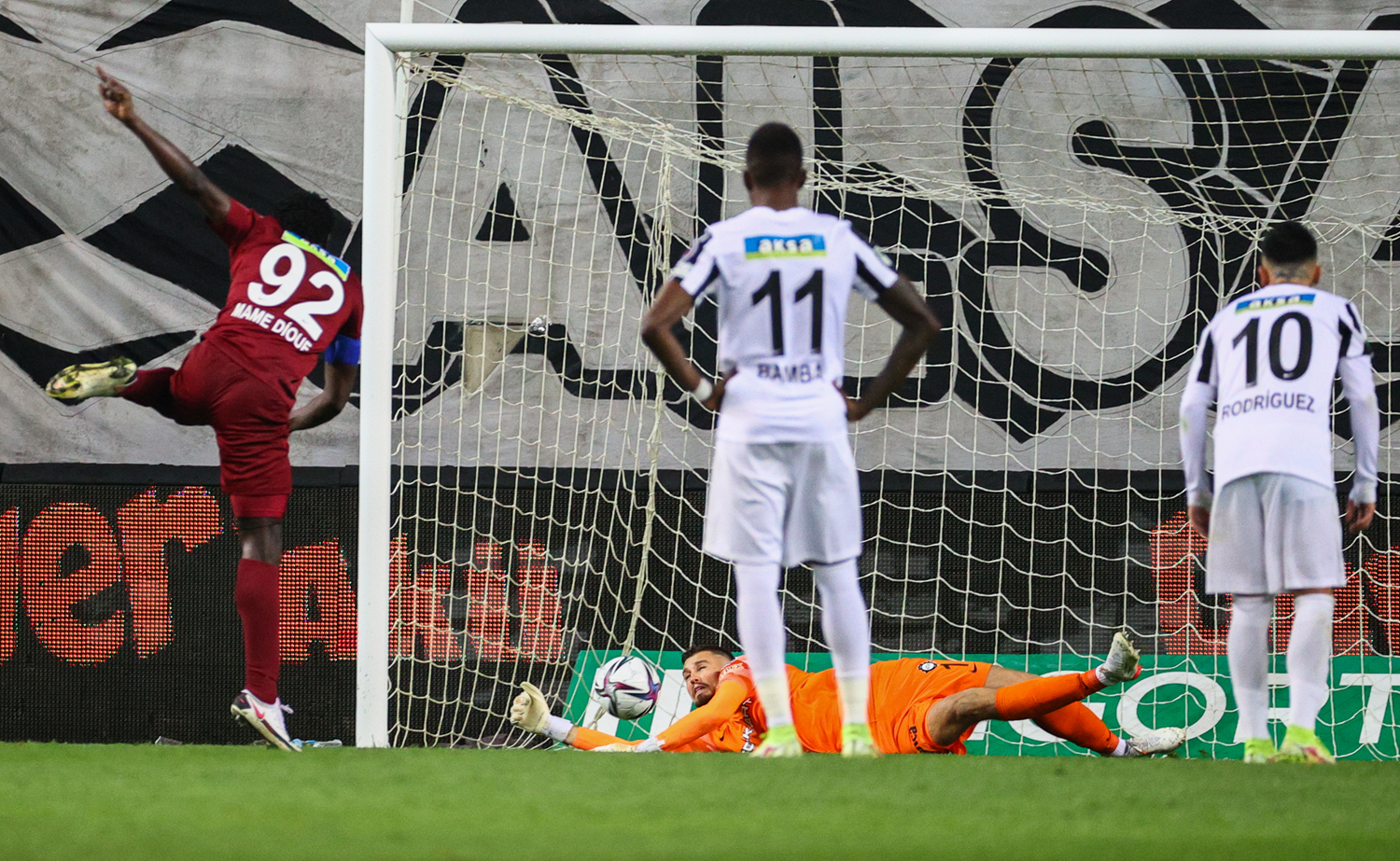 Altay yeni stad�n�n a��l�� ma��nda �z�ld�