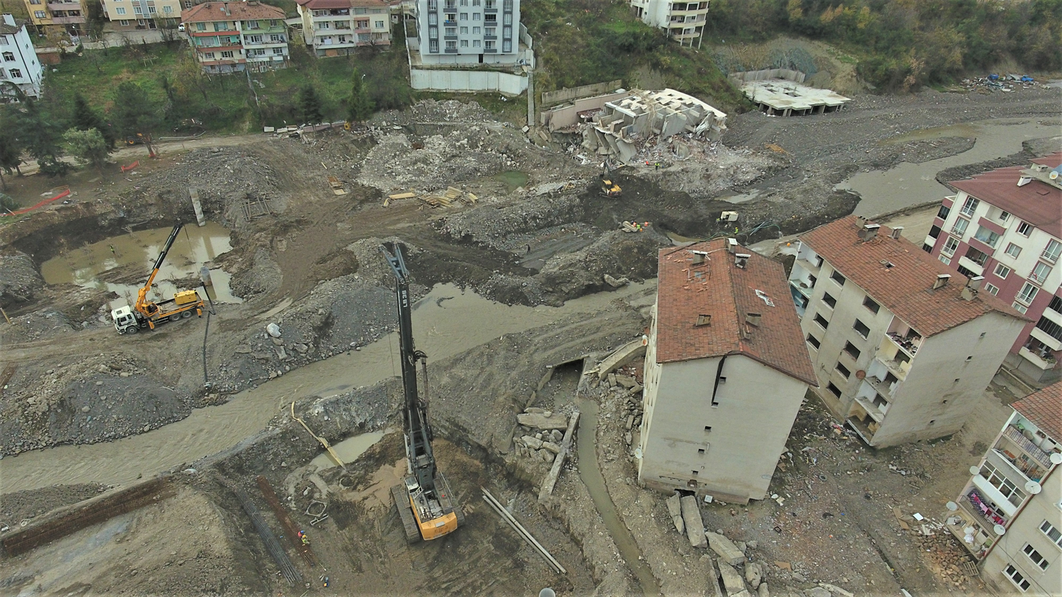 Sel felaketinin �zerinden 4 ay ge�en Bozkurt'ta yaralar sar�l�yor