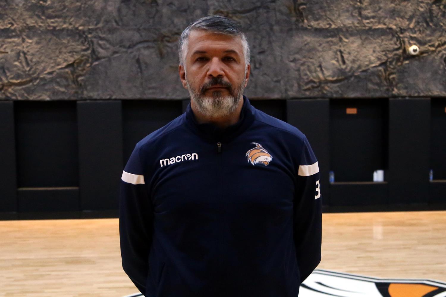 �ukurova Basketbol Kul�b�'nde Olcay Orak ile yollar ayr�ld�