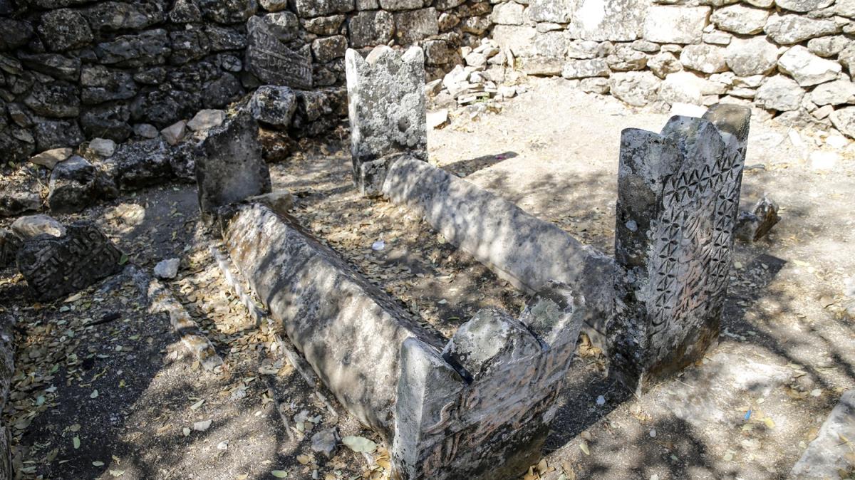 Diyarbakr'daki yzey aratrmasnda Artuk Bey'in damadnn mezar yeri belirlendi
