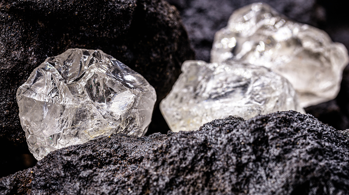 �ki dev aras�nda 'lityum' anla�mas�! �mzalar at�ld�