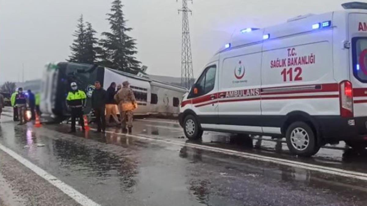 Amasya'da yolcu otobs devrildi: l ve ok sayda yaral var