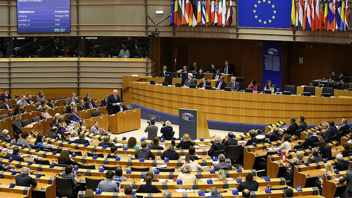 AP Genel Kurulu'nda g�r���ld�! Dijital platformlara kat� kurallar geliyor