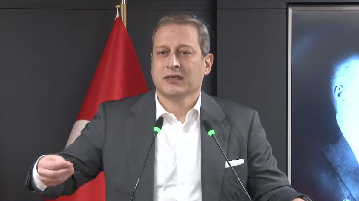 Burak Elmas: Naklen yay�n havuzundan �ekiliriz