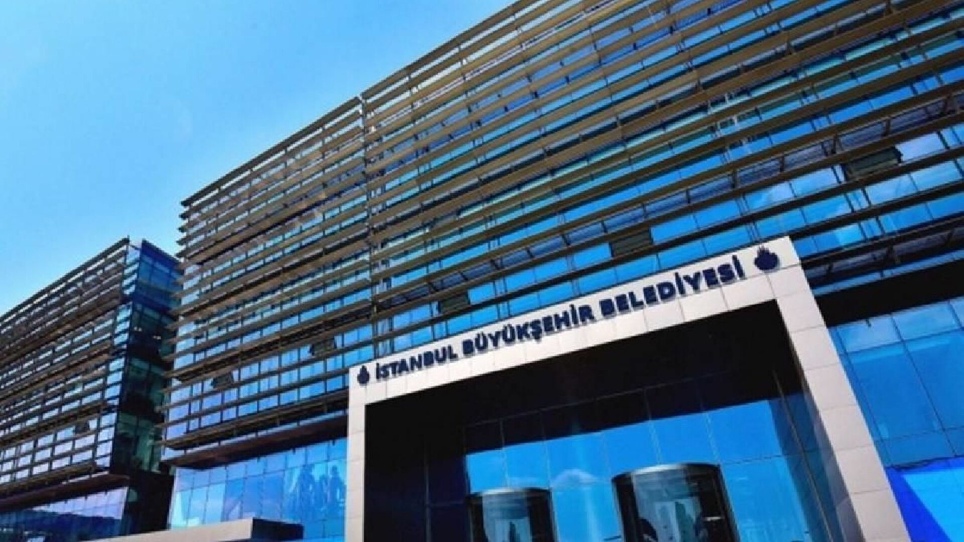 �stanbul, Ankara ve �zmir b�y�k�ehir belediyelerinde b�y�k bor� ve yolsuzluk bata��