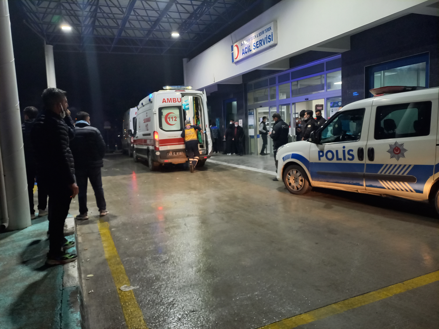 Manisa'da berbere silahl� sald�r�