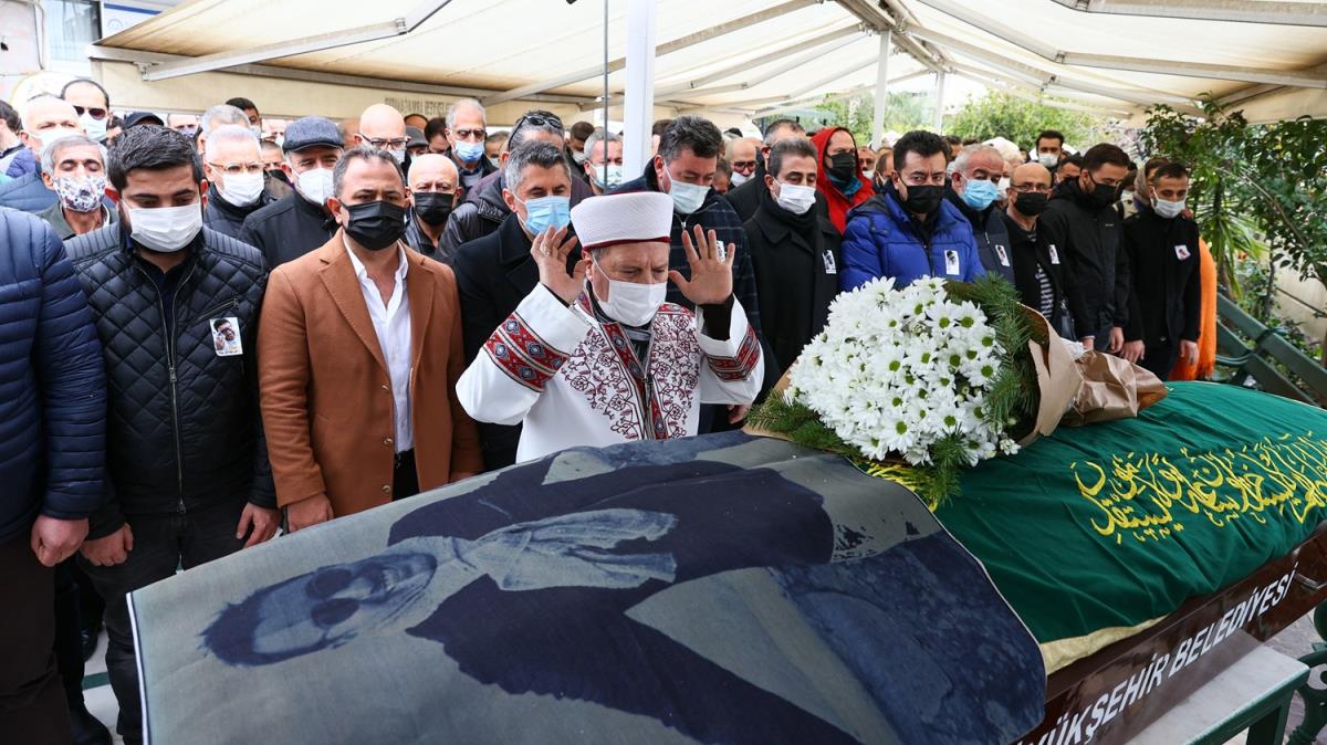 Şarkıcı Gülçin Ergül'le geçirdiği kazada ölen Erdal Şeyda Lafçı'nın cenazesi defnedildi