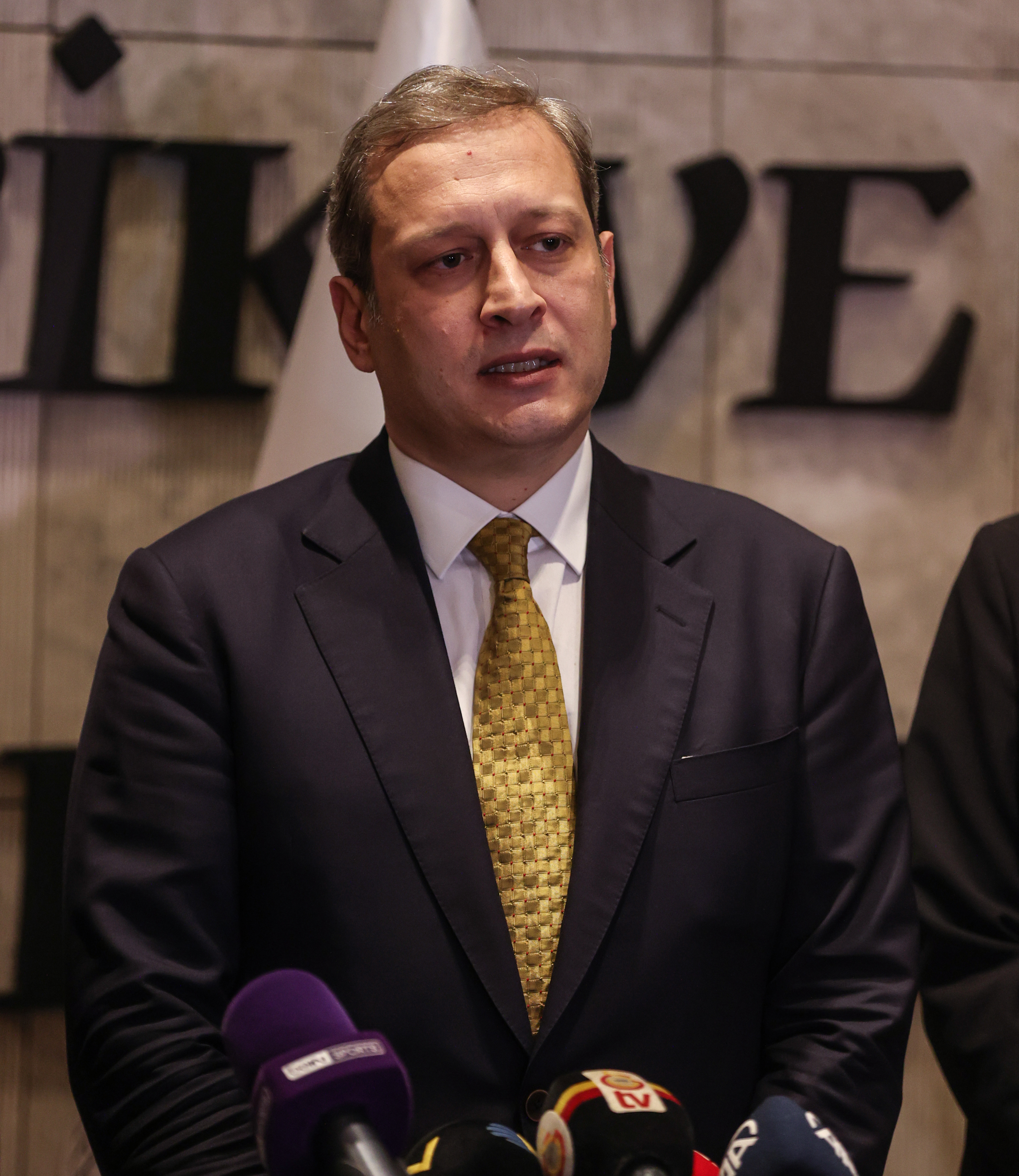 Burak Elmas'tan Galatasaray'daki istifalar hakk�nda a��klama