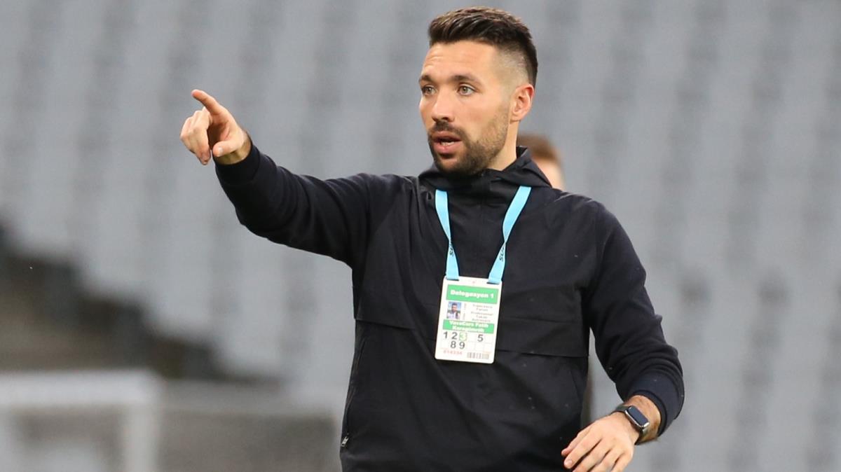 Fatih Karagmrk'te Francesco Farioli ile yollar resmen ayrld