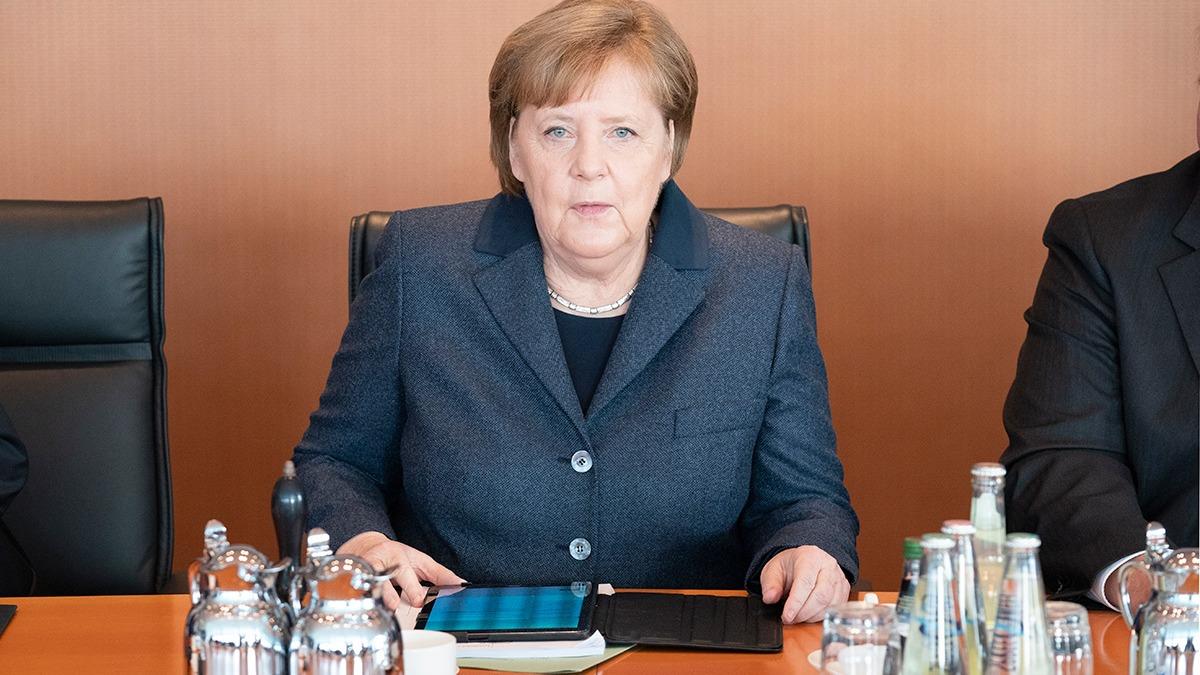 Merkel hkmeti, grevi brakmadan nce Msr'a hassas silah ihracatn onaylad