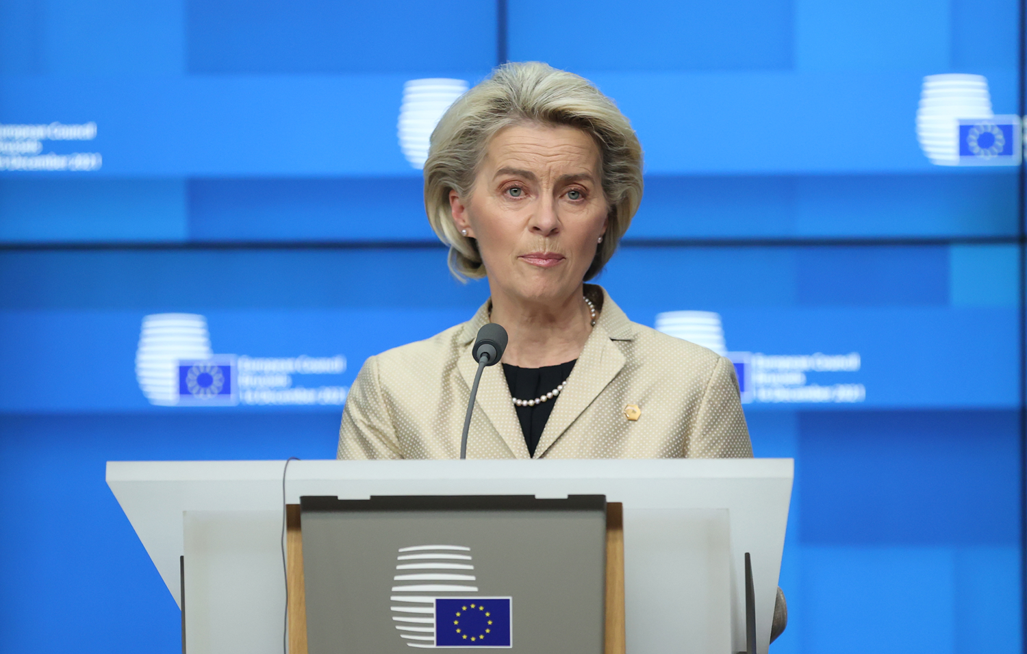 AB, Pfizer-BioNTech'in Omicron'a kar�� geli�tirece�i a��dan 180 milyon doz alacak