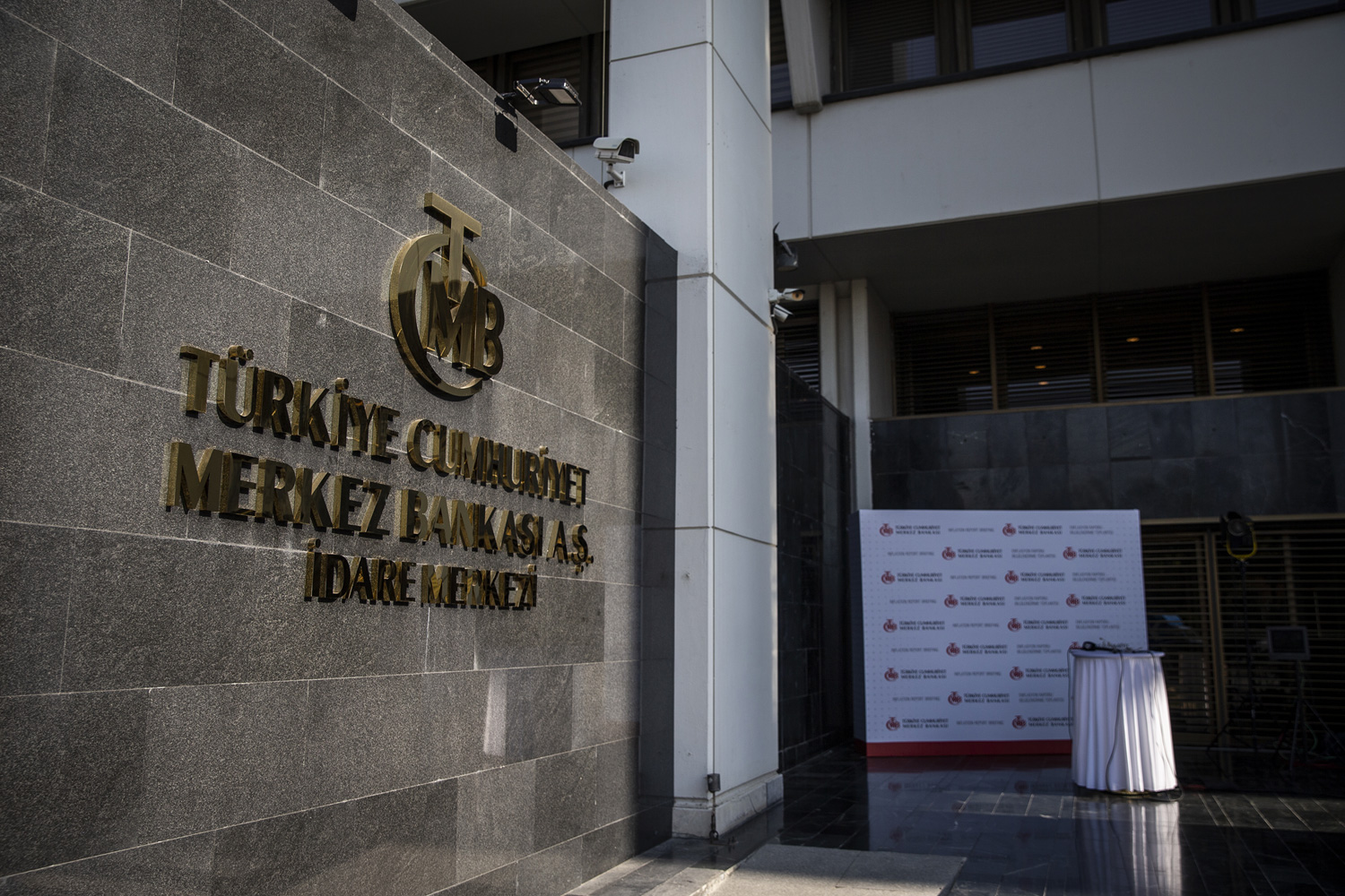 Merkez Bankas�'ndan d�vize be�inci m�dahale