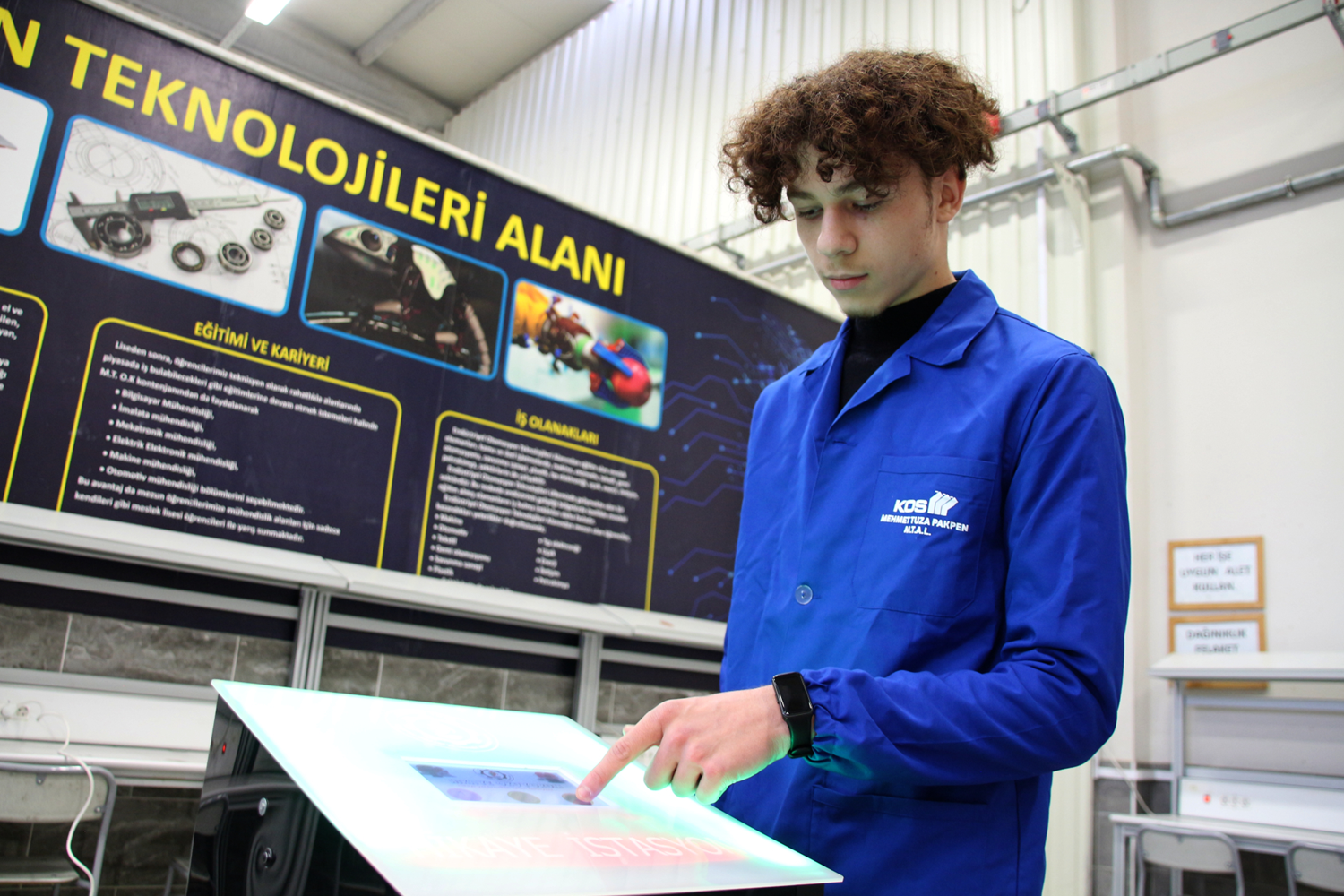 Meslek lisesi ��rencileri 'Hikaye �stasyonlar�' projesi i�in kollar� s�vad�