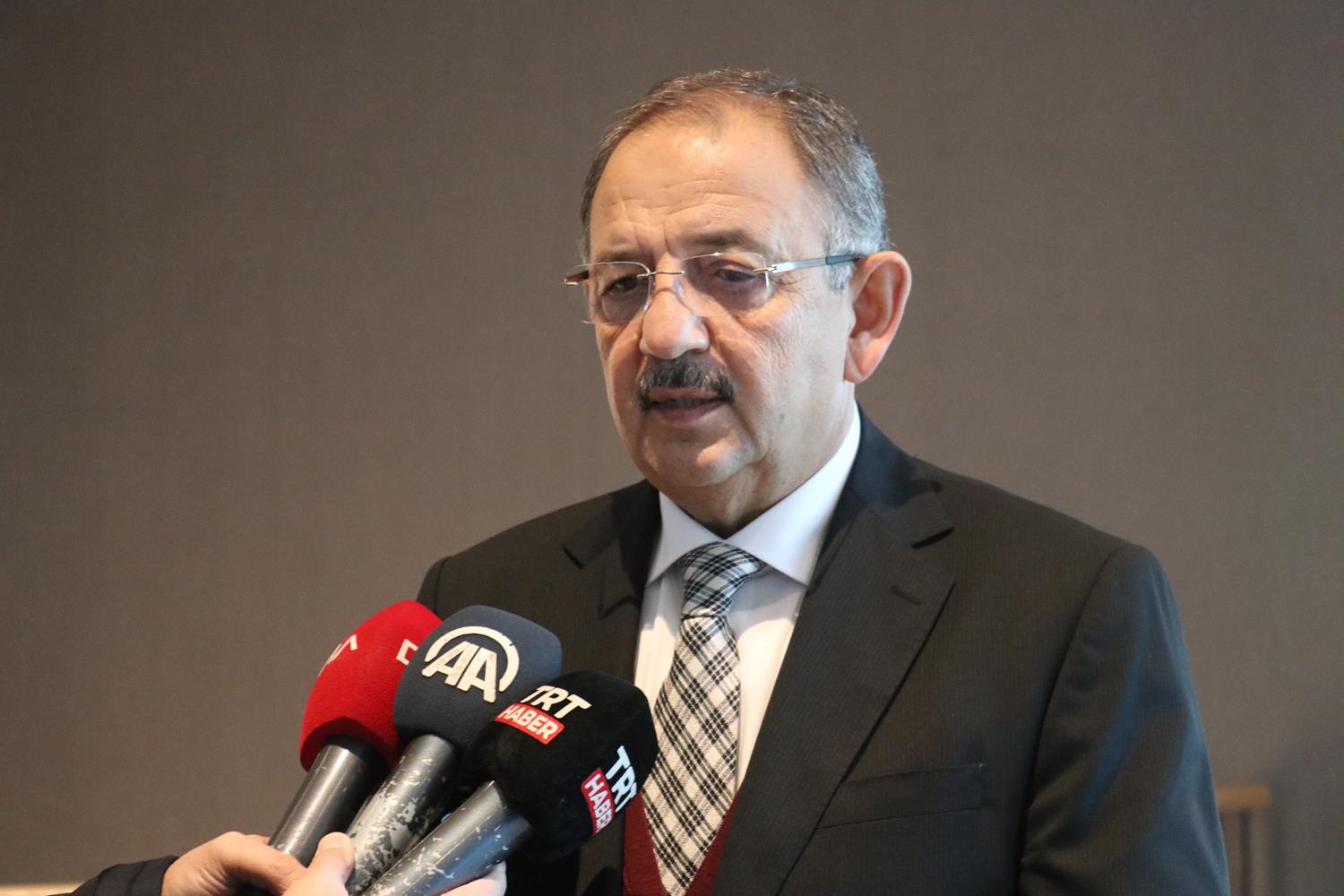 �zhaseki'den K�l��daro�lu'na: Biraz sabredersen 1,5 y�l sonra se�im var, o zaman bir kez daha t�ra��n g�z�n�n �n�ne iner