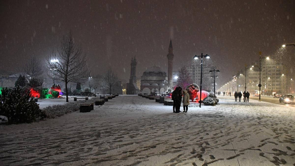 Sivas'ta kar etkisini artrmaya balad