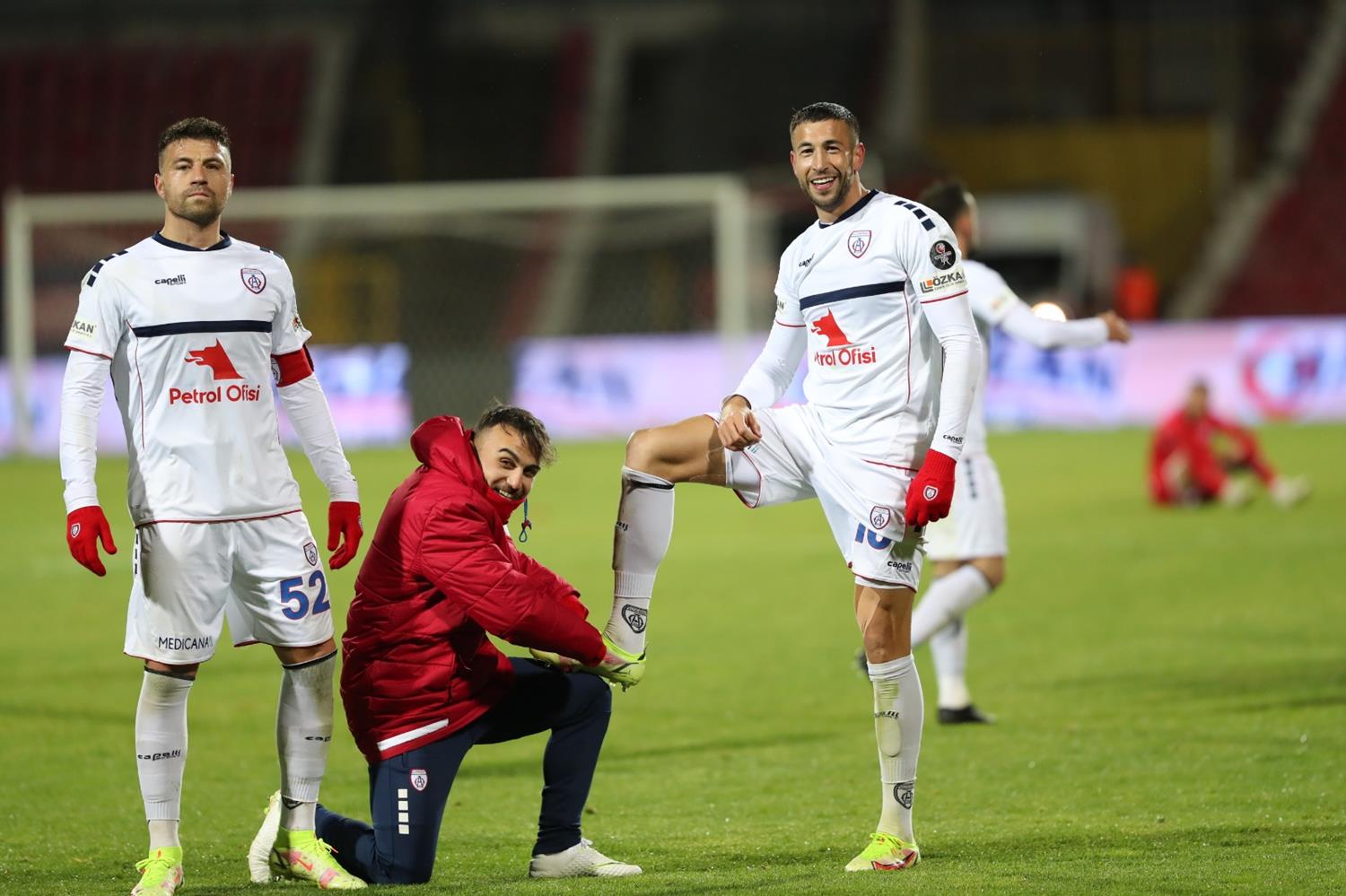 Alt�nordu, Bal�kesirspor galibiyetiyle ilkleri ya�ad�