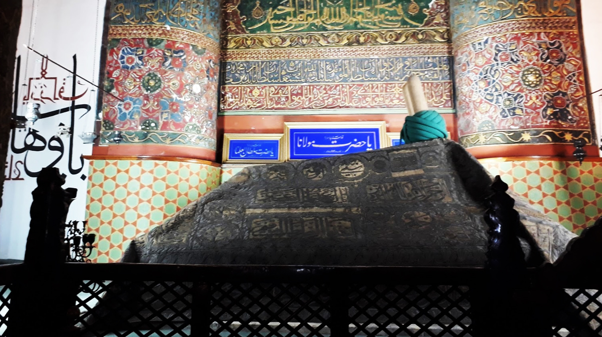 Bat�l�lar Mevlana'n�n �slam'la ba��n� g�rmezden geliyor