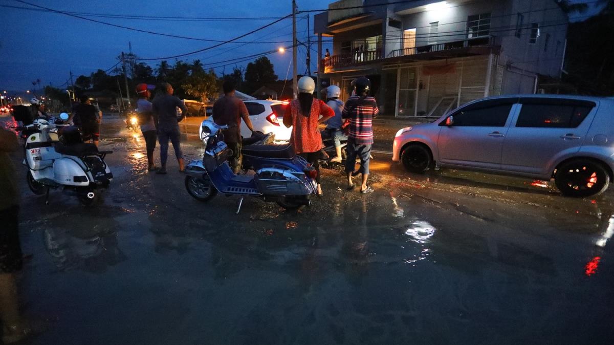 Malezya'da sel felaketi 30 binden fazla kiiyi yerinden etti 