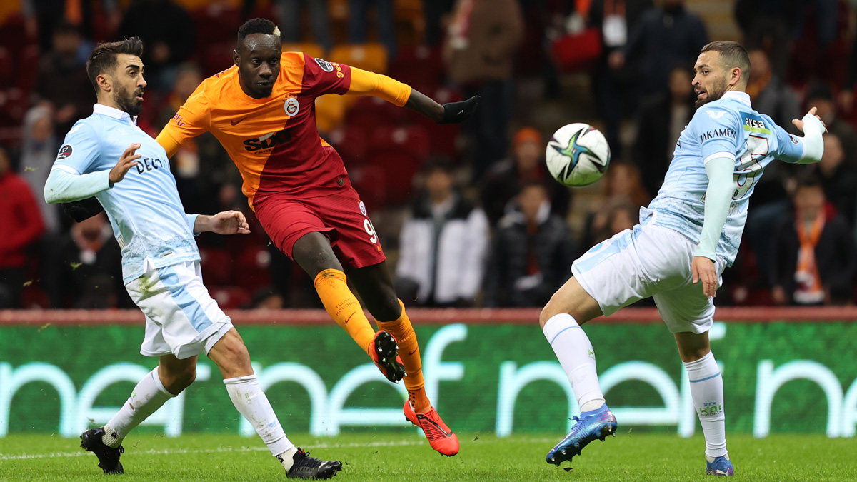 Mbaye Diagne'den Galatasaray'a k�t� haber