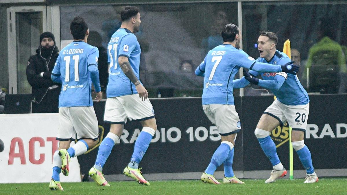 Napoli, Eljif Elmas'n golyle Milan' ykt