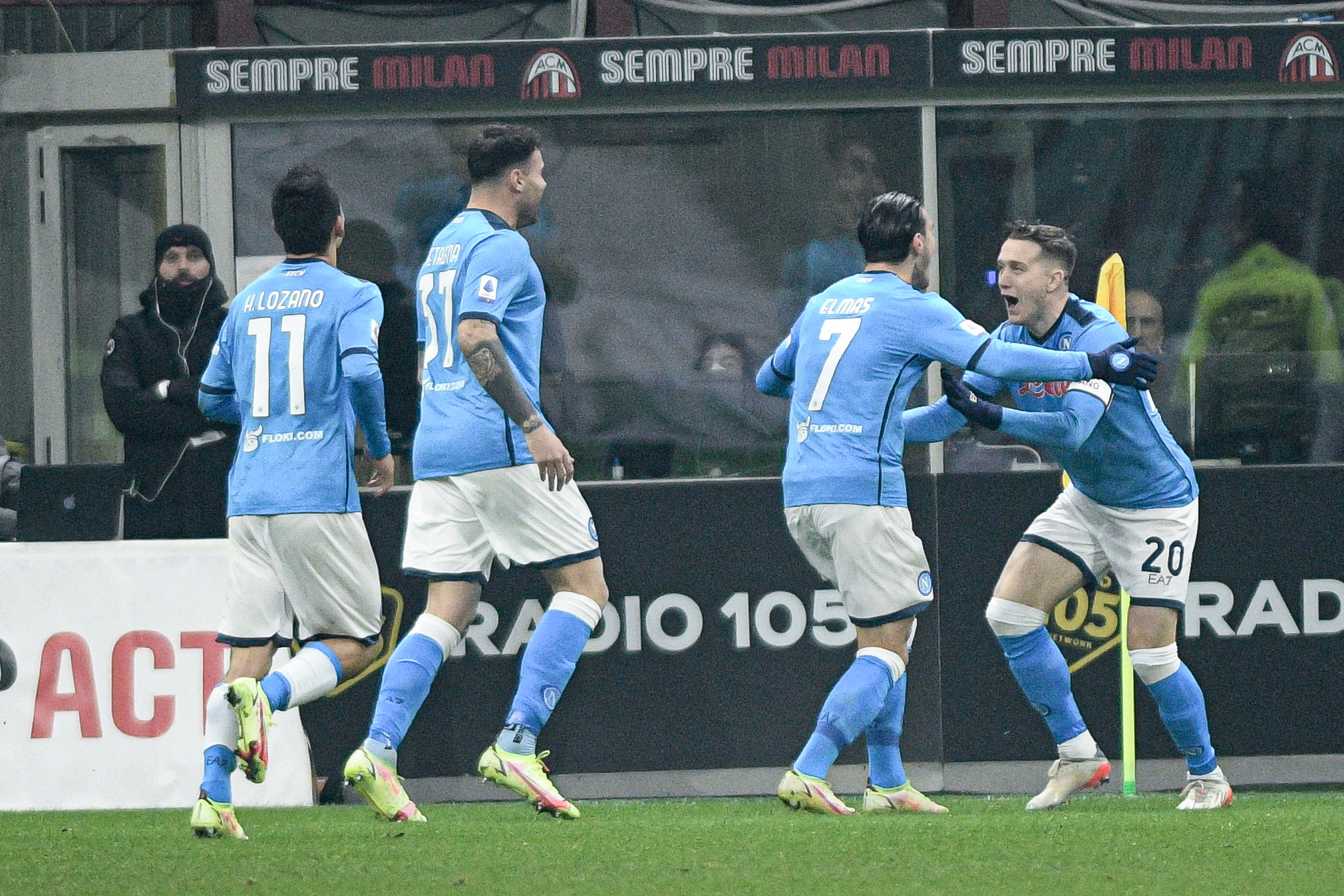 Napoli, Eljif Elmas'�n gol�yle Milan'� y�kt�
