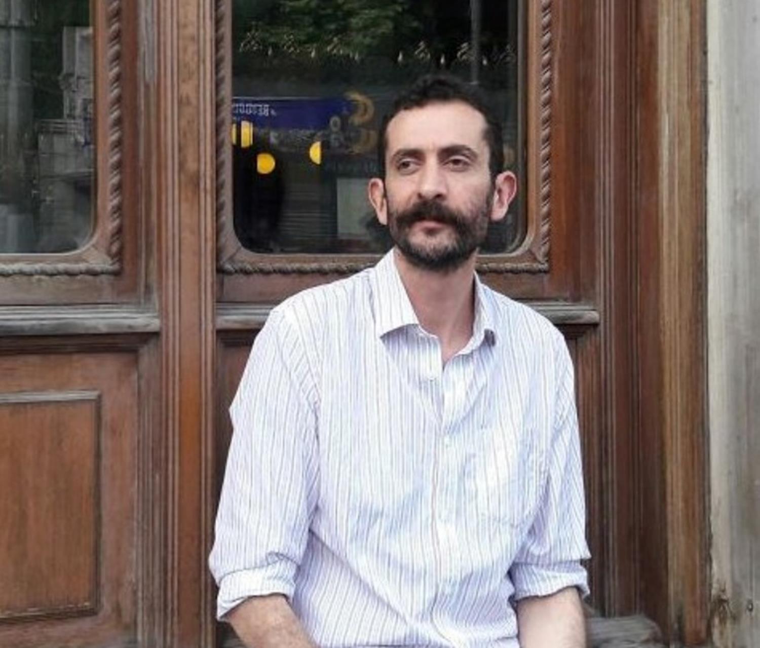 Sanat�� �zzet Alt�nme�e'nin o�lunun cenazesi �stanbul'a u�urland�