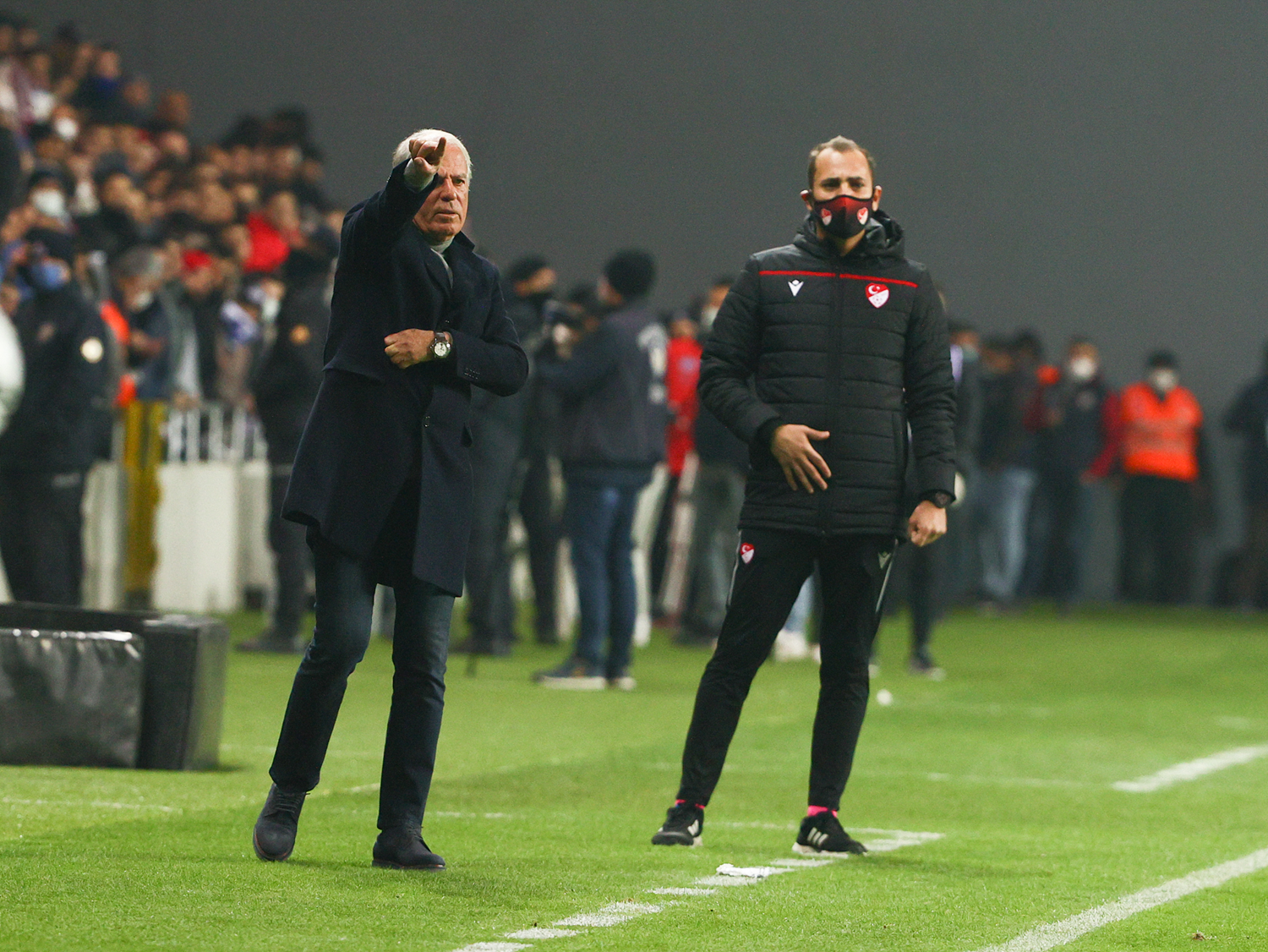 Mustafa Denizli'den transfer a��klamas�