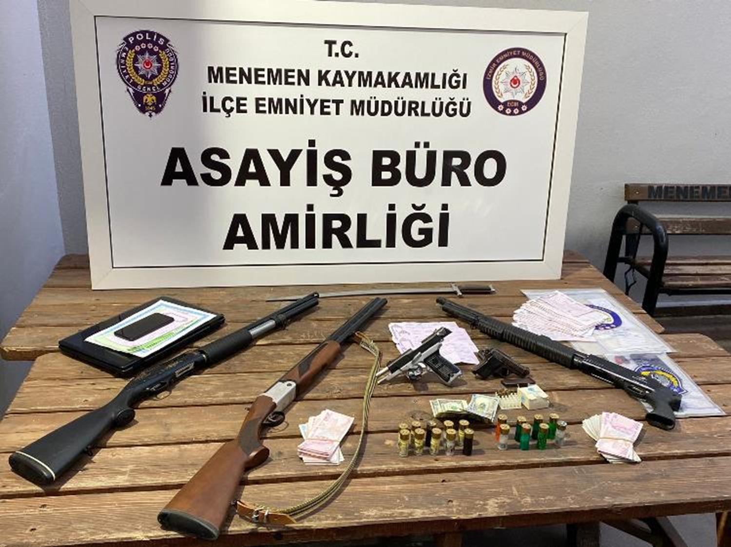 �zmir'de su� �rg�t�ne e� zamanl� operasyon; 4 g�zalt�