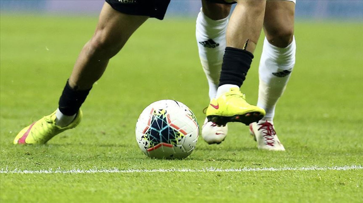 Liverpool - Leeds United ve Wolves - Watford ma�lar� ertelendi