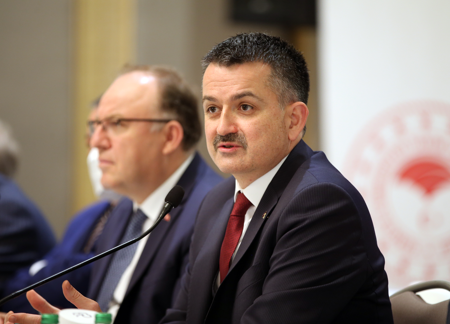 Bakan Pakdemirli a��klad�! Hesaplara yatmaya ba�land�