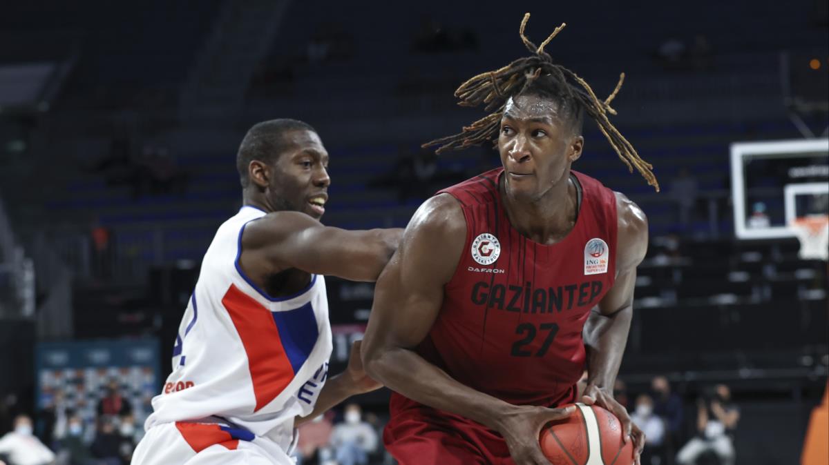 Anadolu Efes, deplasmanda Gaziantep Basketbol'a kaybetti