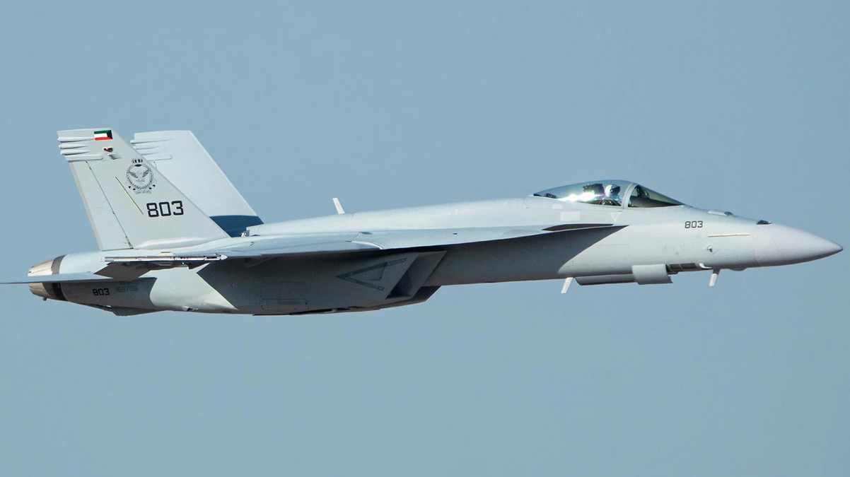 'F/A-18 jetleri satacaklar' iddiasna cevap: Kesinlikle yalan