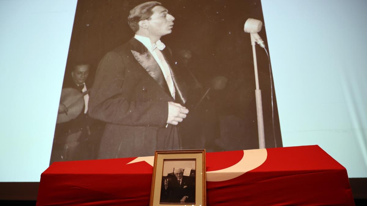 Prof. Dr. Alaeddin Yavaca iin AKM'de tren dzenlendi