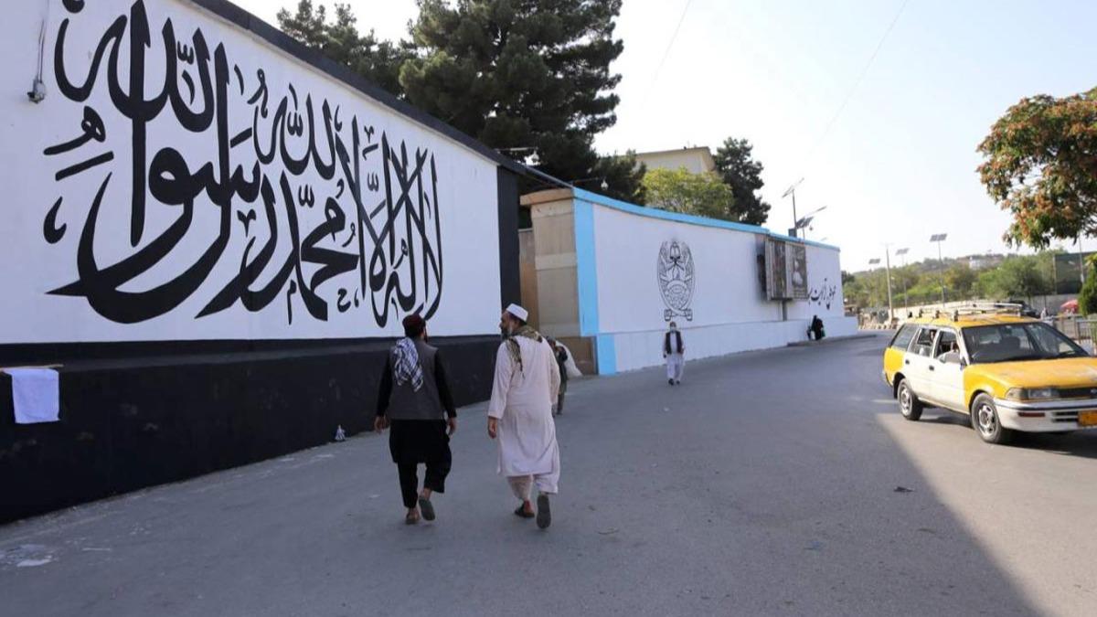 Afganistan'da Taliban ynetimi 2 bakanl kapatt