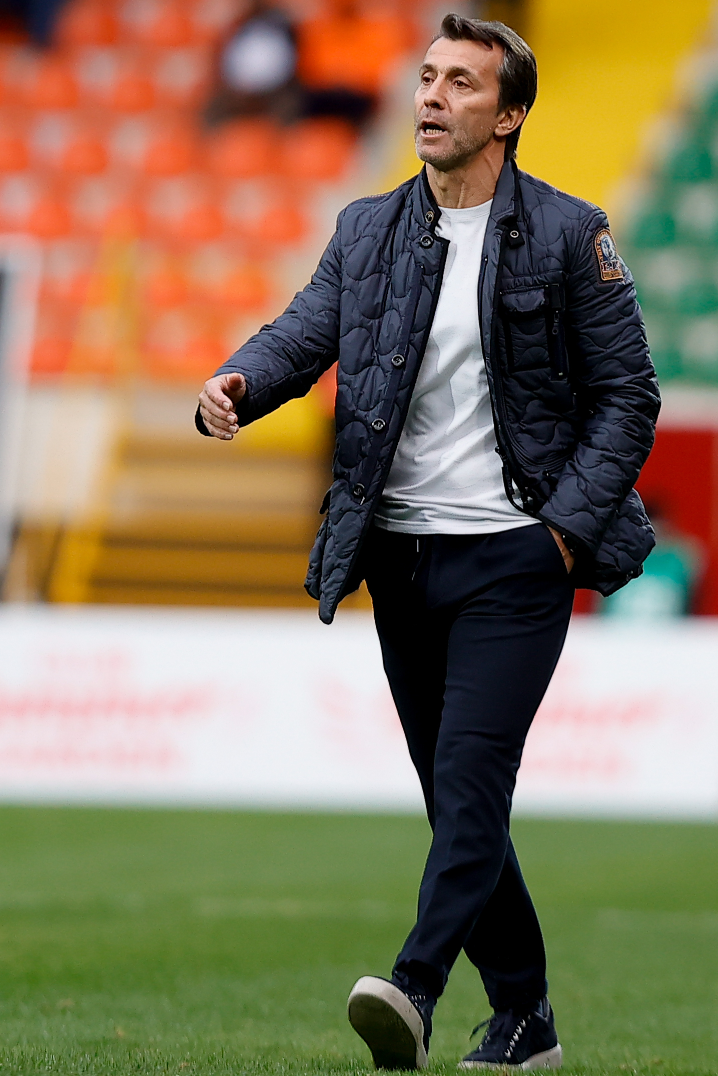 B�lent Korkmaz'dan transfer a��klamas�: Takviyelerle daha iyi olaca��z