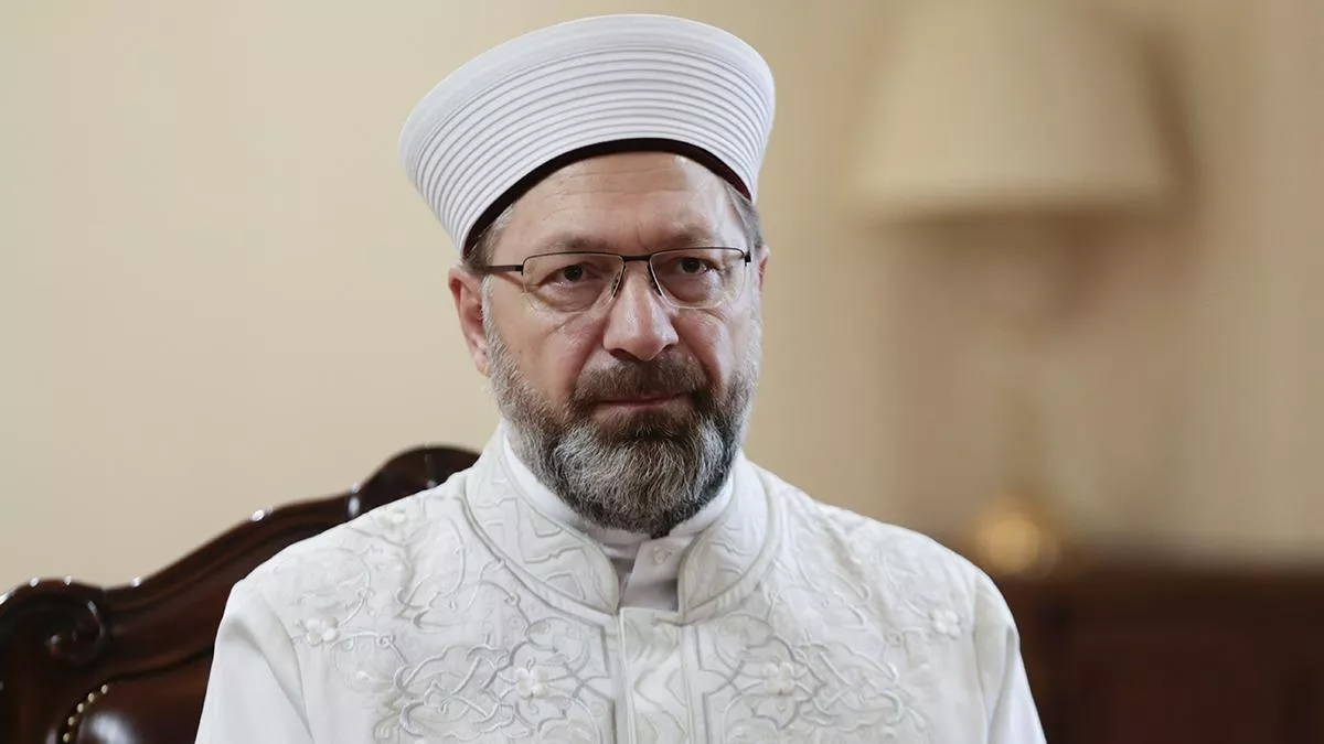 Diyanet ��leri Ba�kan� Erba�, m�ezzin Uyar'a rahmet diledi