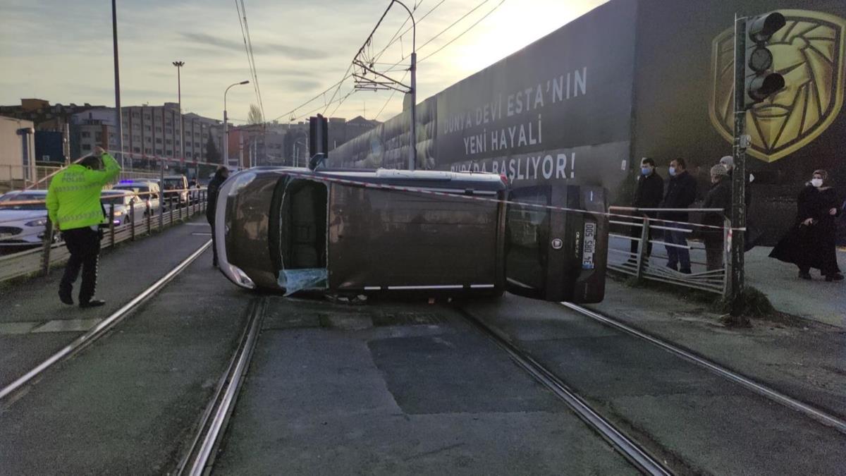 Gngren'de kaza yapan ara tramvay yoluna girdi