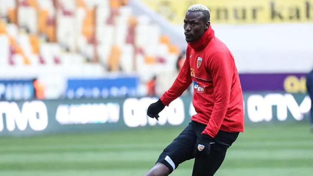 Mame Thiam Fenerbah�eli golc�leri ge�ti