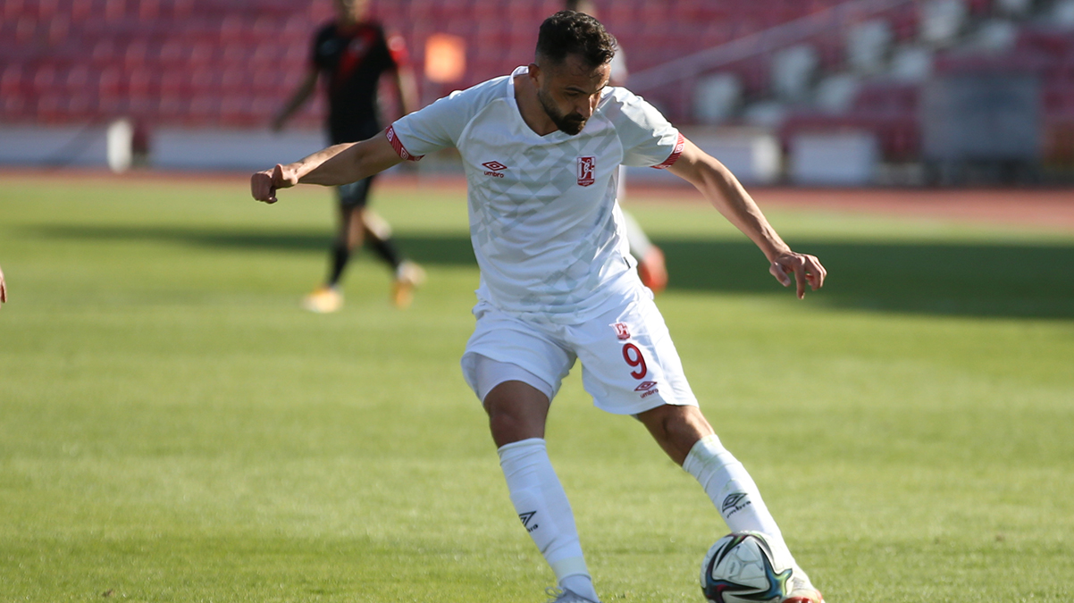 Abdulkadir �zgen Bal�kesirspor'dan ayr�ld�