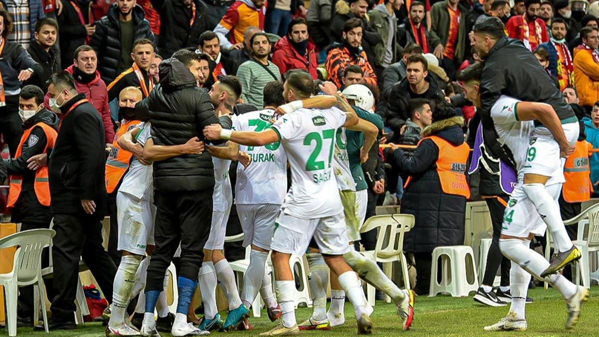 Galatasaray' eleyen Denizlispor'da byk sevin 