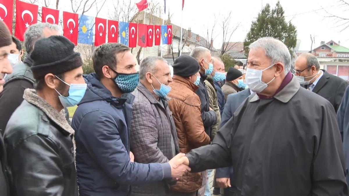 Bakan Akar'dan Kosova'nn tek Trk belediyesine ziyaret: Trkiye sizi hibir zaman unutmad