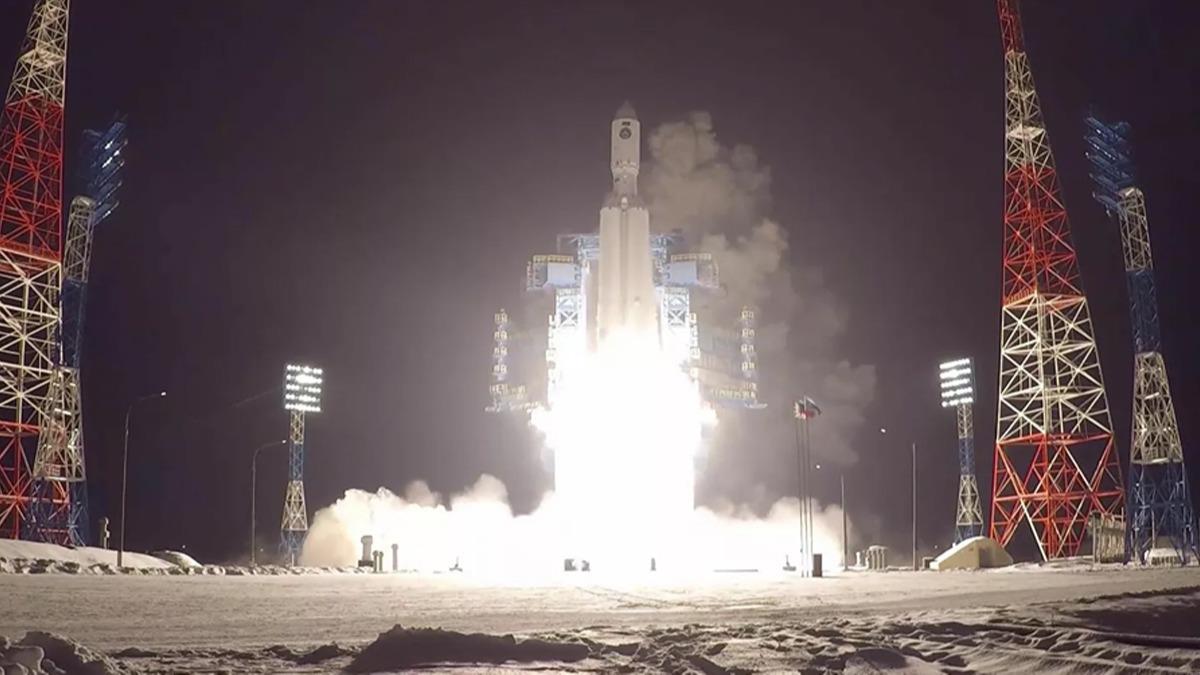 Rusya en byk roketi Angara 5'i frlatt