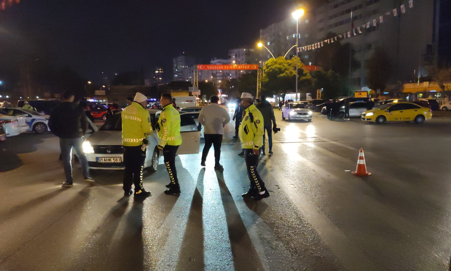 Adana'da 'y�lba�� huzur ve g�ven' uygulamas� yap�ld�