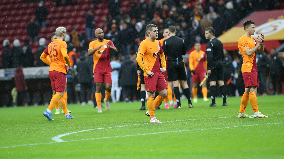 Galatasaray'da 2022'nin ilk yolcular� belli oldu