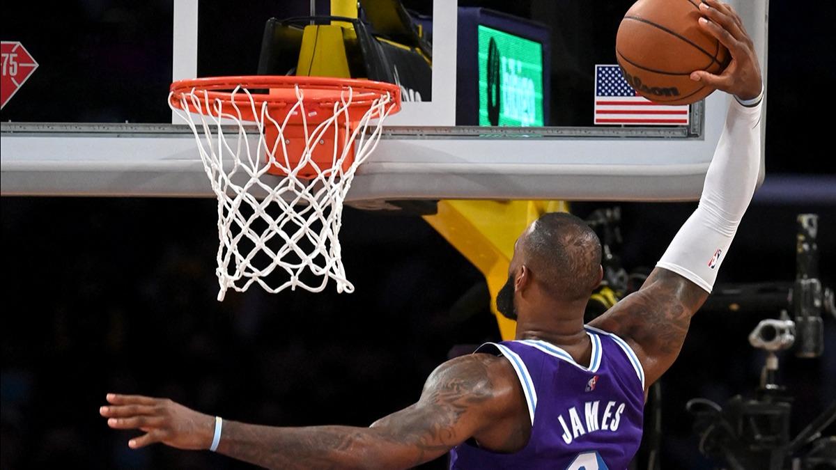 LeBron James 43 say att, Lakers kazand